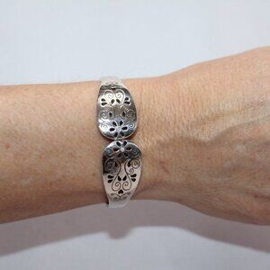 Retired Brighton Silver Color Flora Design Hinged Bangle Bracelet